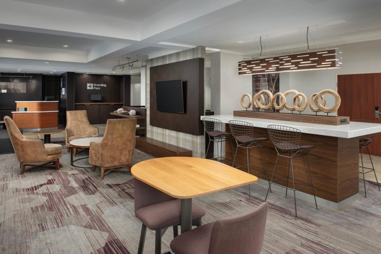 Courtyard By Marriott Dayton Hotel