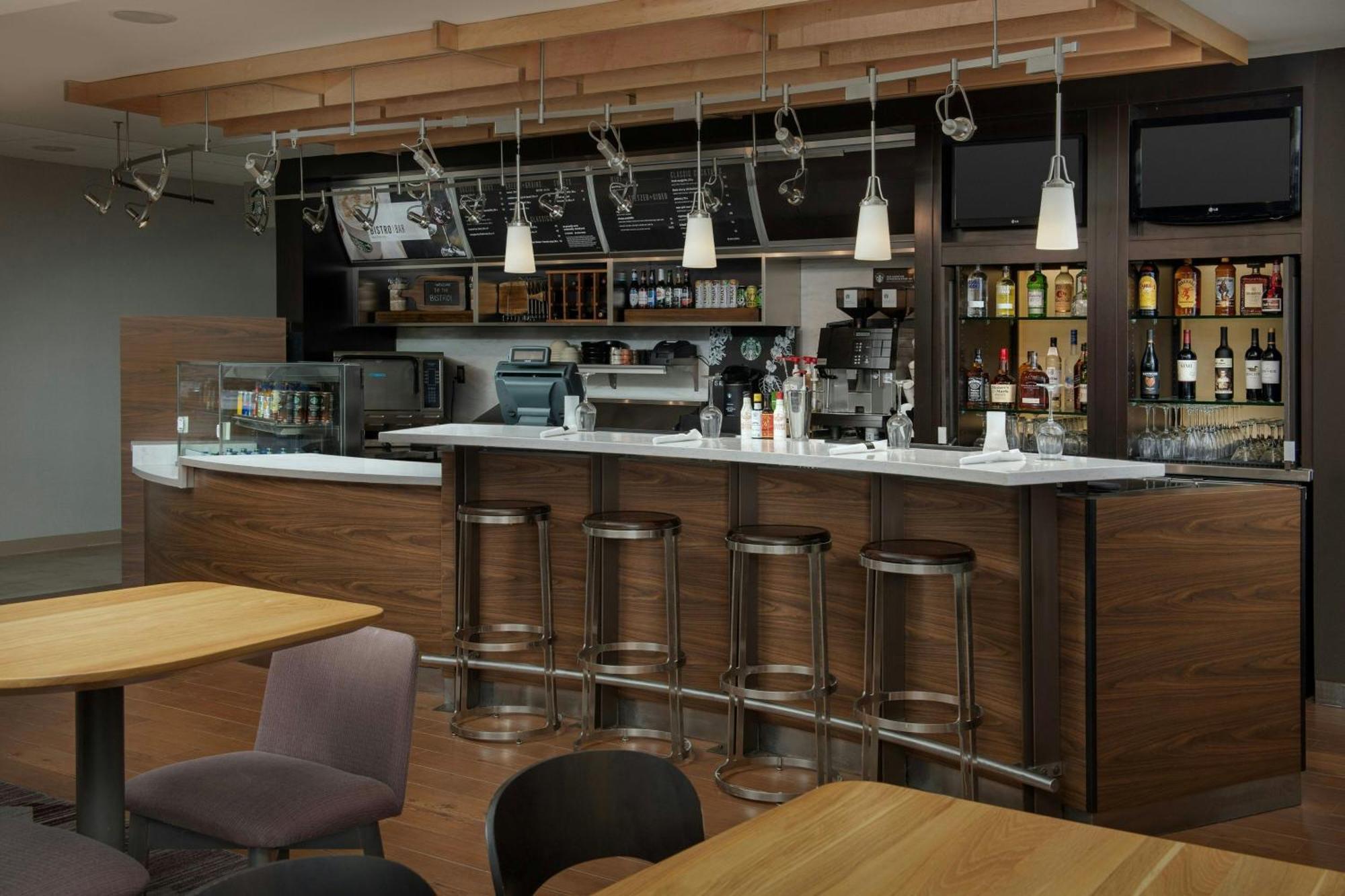 Courtyard By Marriott Dayton Hotel 3*