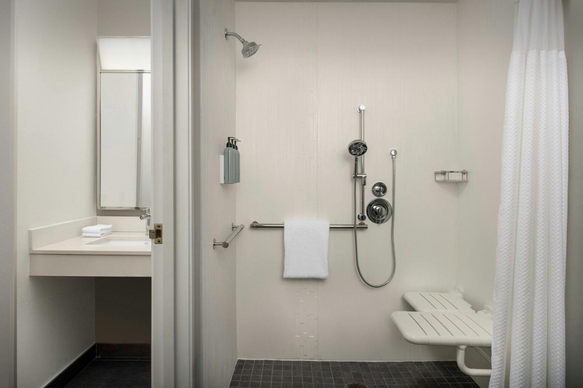 Hotel Courtyard By Marriott Dayton