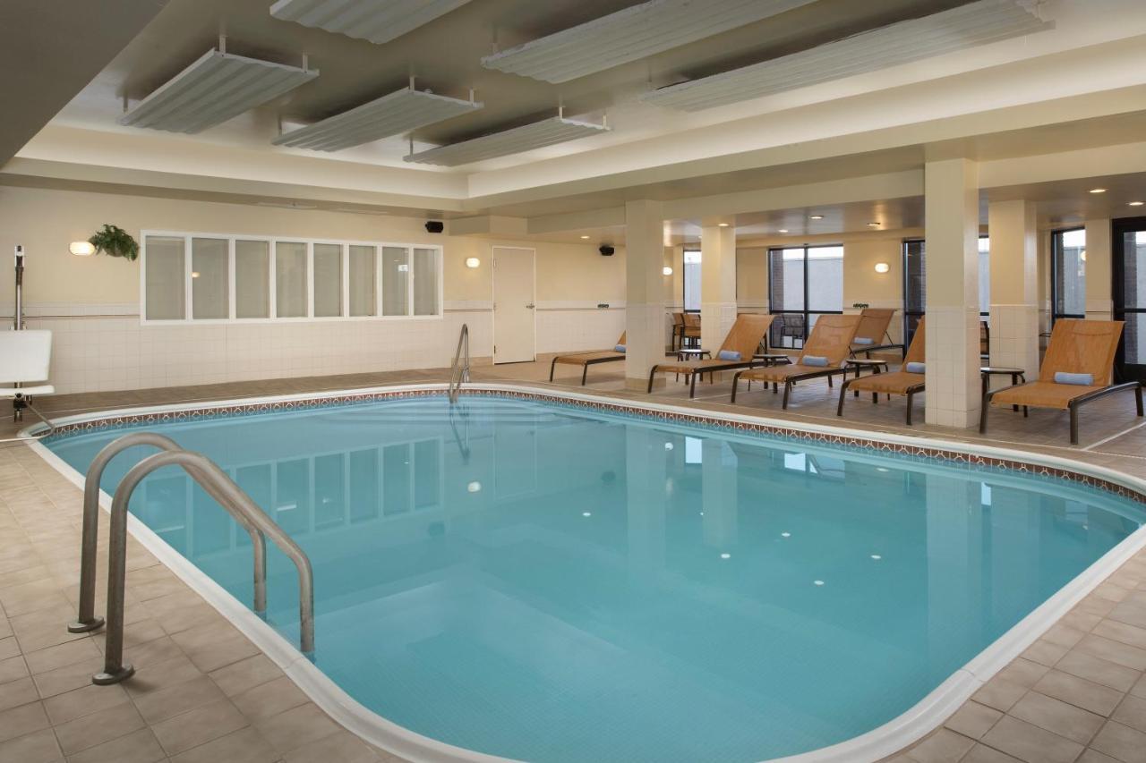 Courtyard By Marriott Dayton Hotel 3*