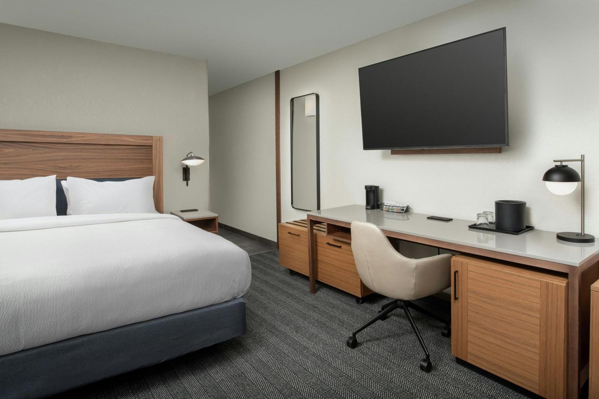 Courtyard By Marriott Dayton 3*