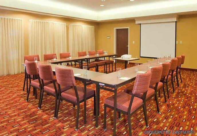 Hotel Courtyard By Marriott Dayton 3*